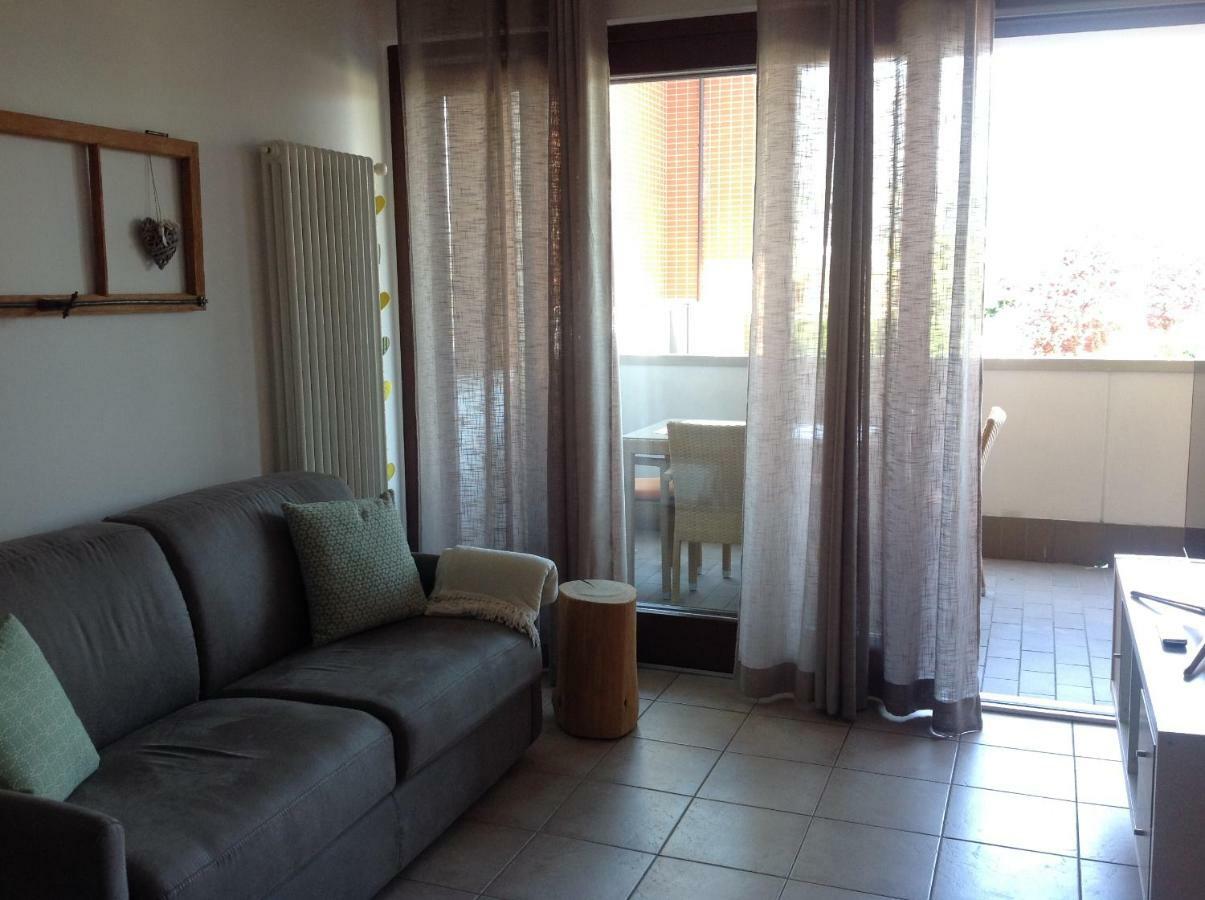 Apartment Home White *
